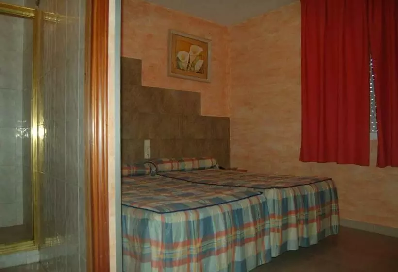 スタンダードトリプルルーム, Hostal Mays