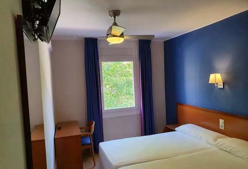 Chambre Standard, Marina Tossa