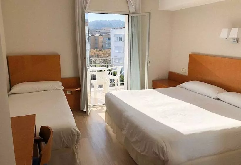 Chambre Triple Standard avec Balcon, Marina Tossa