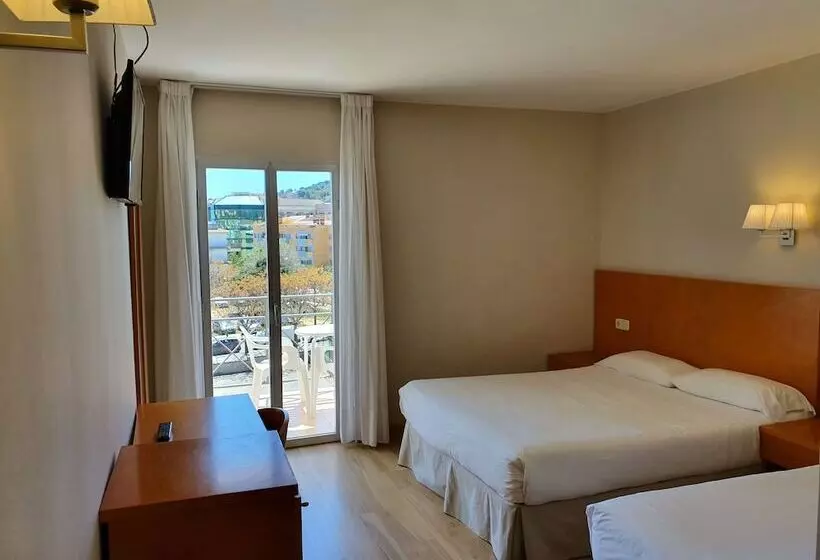Chambre Triple Standard avec Balcon, Marina Tossa