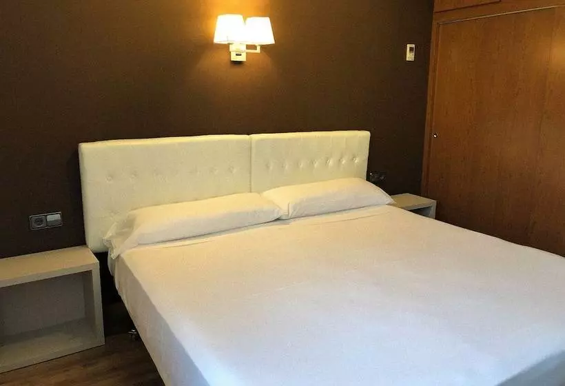 Chambre Supérieure, Marina Tossa