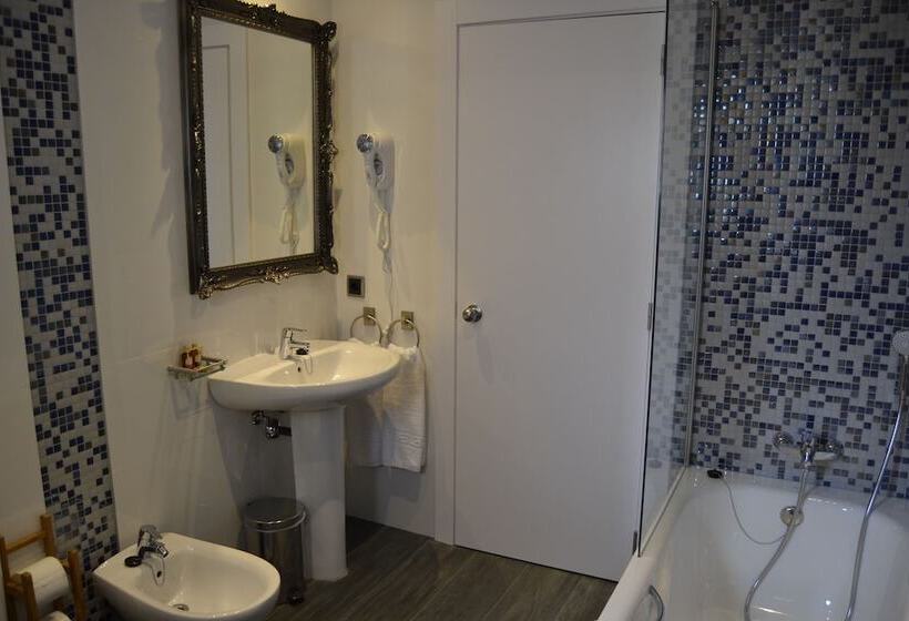 Семейный Номер, Marina Tossa