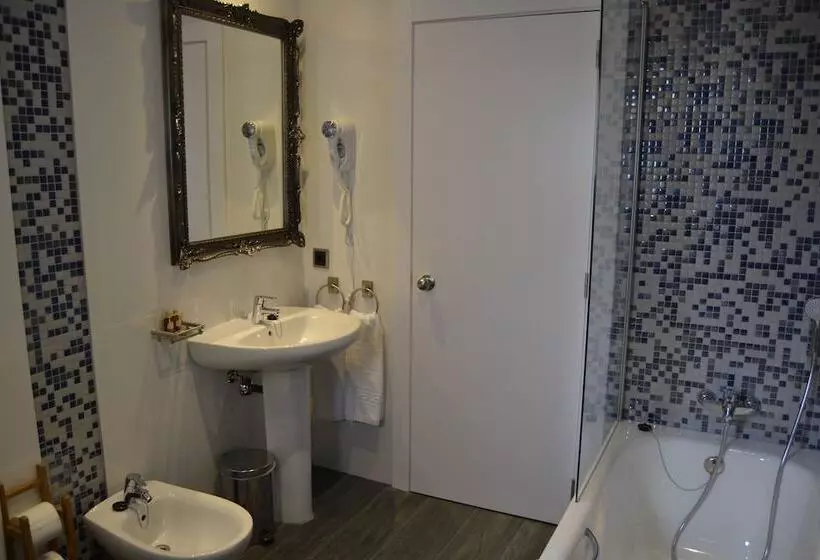 Chambre Familiale, Marina Tossa