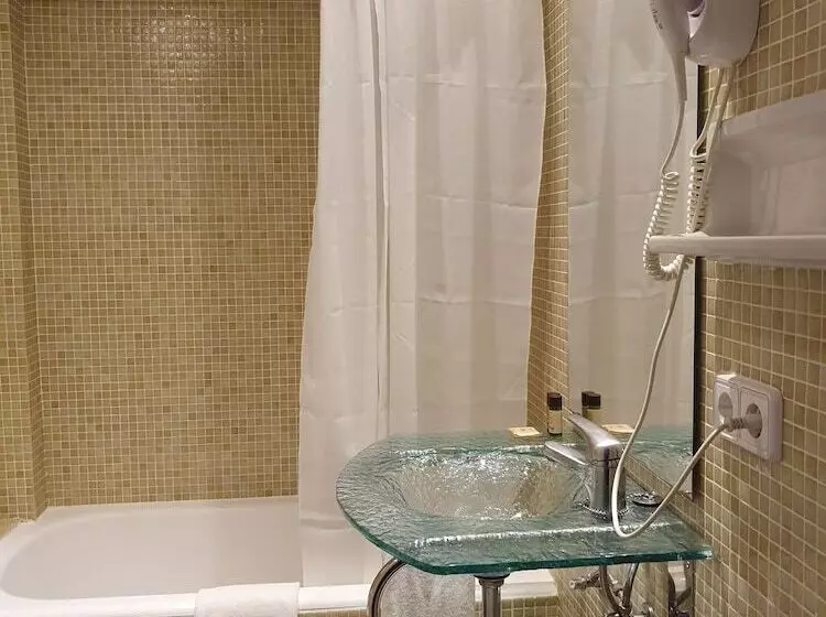 Chambre Supérieure avec Balcon, Marina Tossa