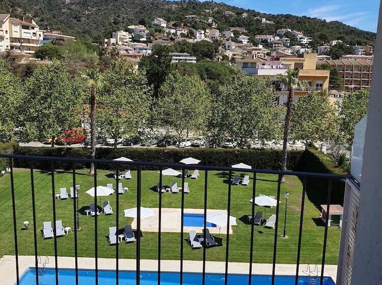 Номер Стандарт Индивидуальный с Балконом, Marina Tossa