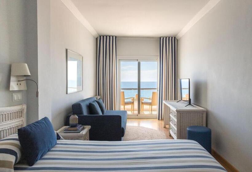 اتاق سه نفره سوپریور با چشمانداز دریا, Rosamar