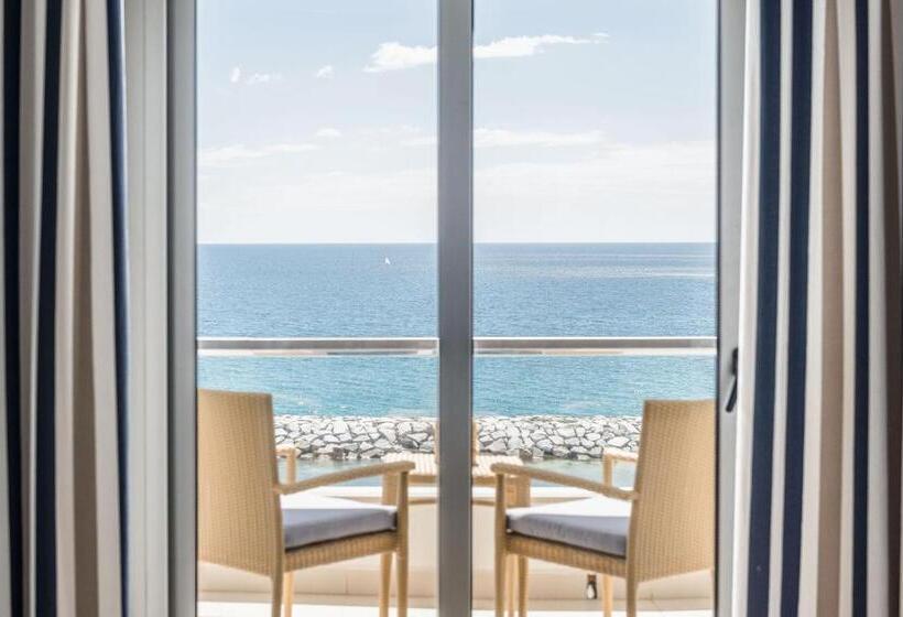 اتاق سه نفره سوپریور با چشمانداز دریا, Rosamar