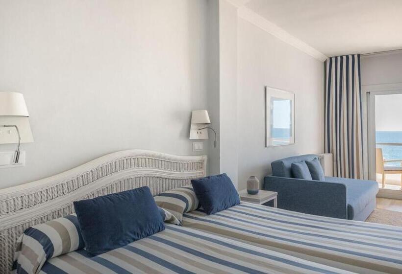 اتاق سه نفره سوپریور با چشمانداز دریا, Rosamar