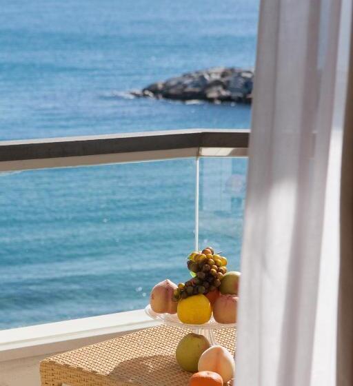 اتاق سه نفره سوپریور با چشمانداز دریا, Rosamar