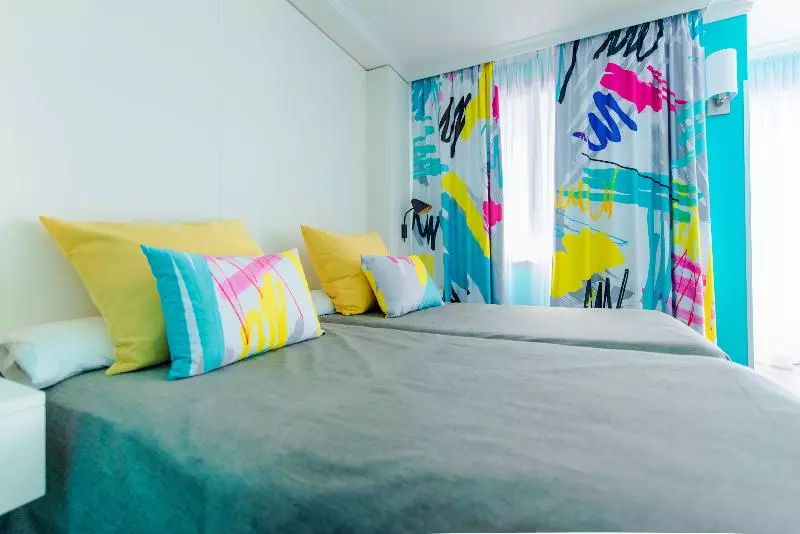 اتاق استاندارد سه نفره, Spring Hotel Bitácora