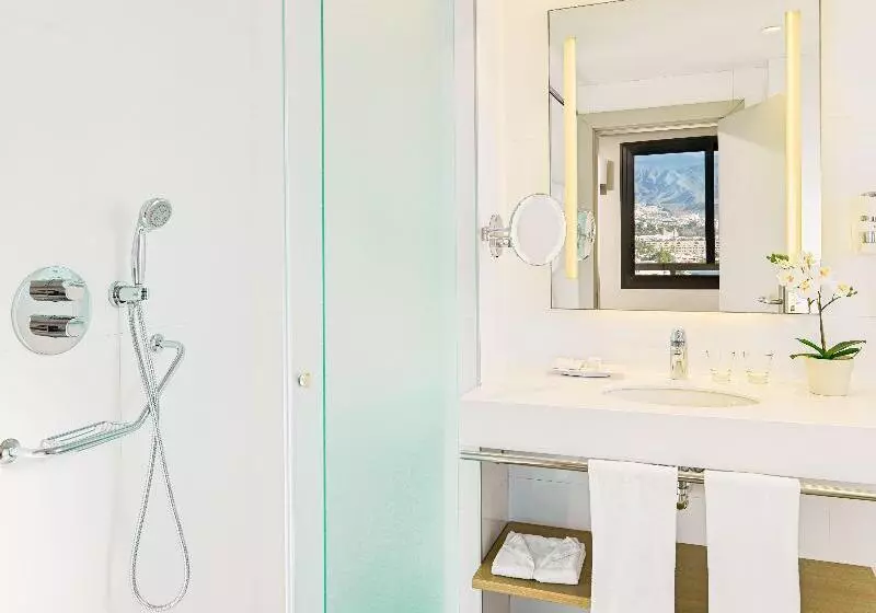اتاق استاندارد سه نفره, Spring Hotel Bitácora