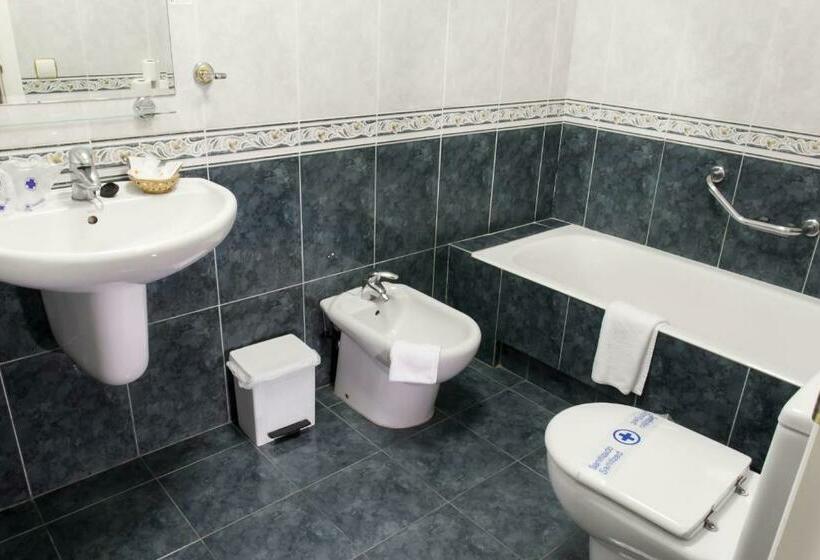 חדר בסיסי, Villa De Laredo