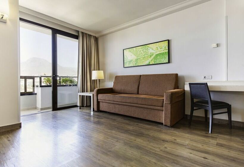 Номер Стандарт Вид на Бассейн, Spring Hotel Bitácora