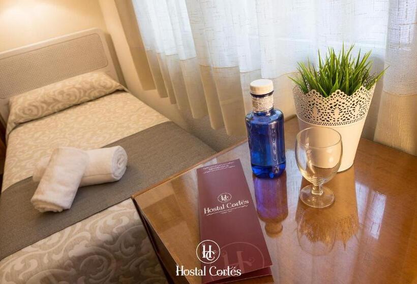 اتاق استاندارد سه نفره, Hostal Cortes
