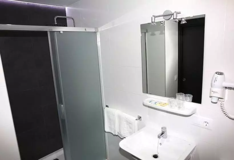 اتاق استاندارد سه نفره, Hostal La Janda