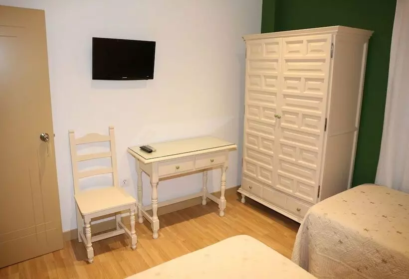 اتاق استاندارد سه نفره, Hostal La Janda