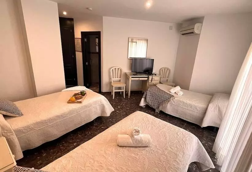 اتاق استاندارد سه نفره, Hostal La Janda