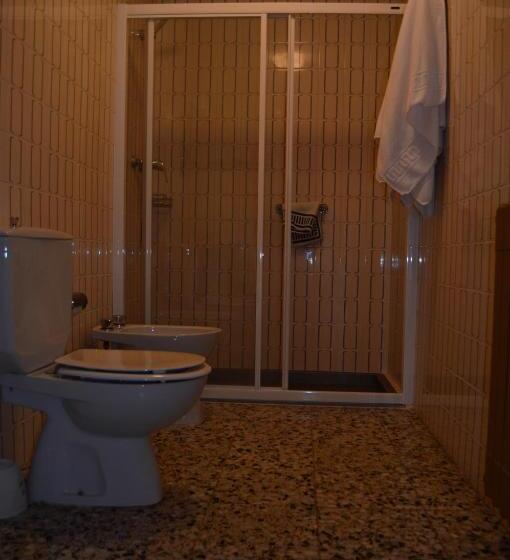 Номер Стандарт, Hostal L'escon