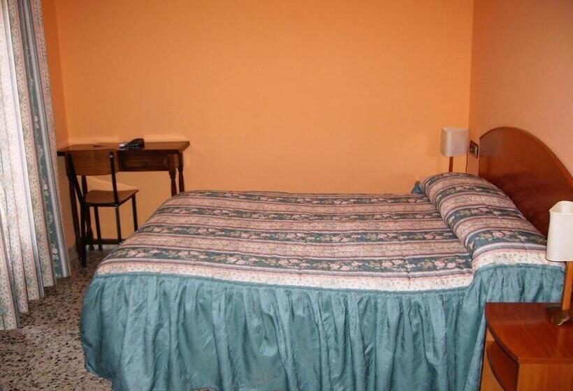 标准间, Hostal L'escon