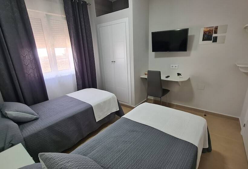 スタンダードルーム, Hostal Malaga