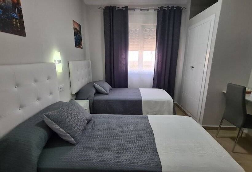 スタンダードルーム, Hostal Malaga