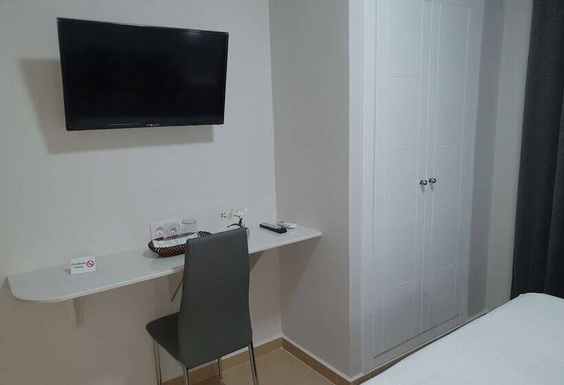 スタンダードルーム, Hostal Malaga