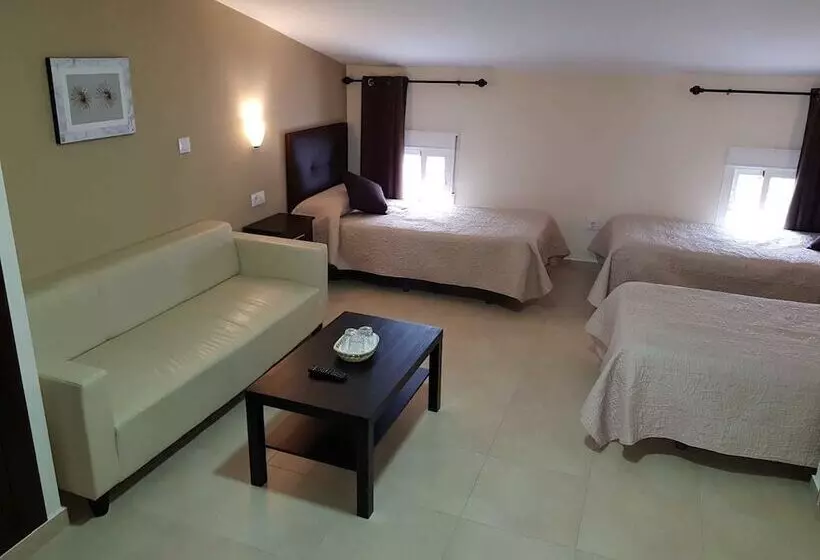اتاق استاندارد سه نفره, Hostal Malaga