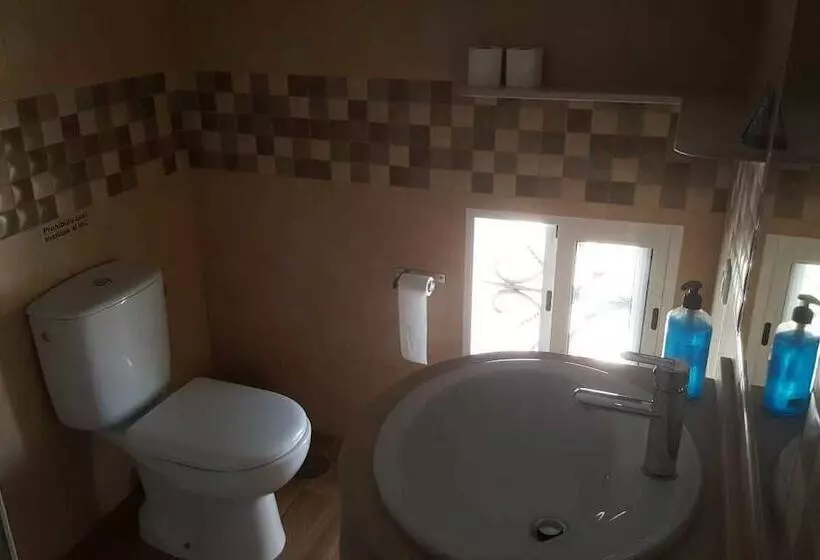 اتاق استاندارد سه نفره, Hostal Malaga
