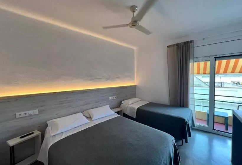 Suite 2 Dormitorios, Hostal Rom Familiar