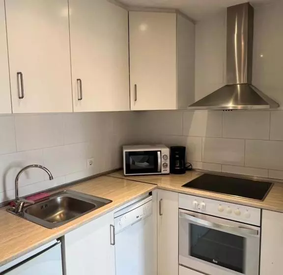 Apartamento 2 Dormitorios con Balcón, Hostal Rom Familiar