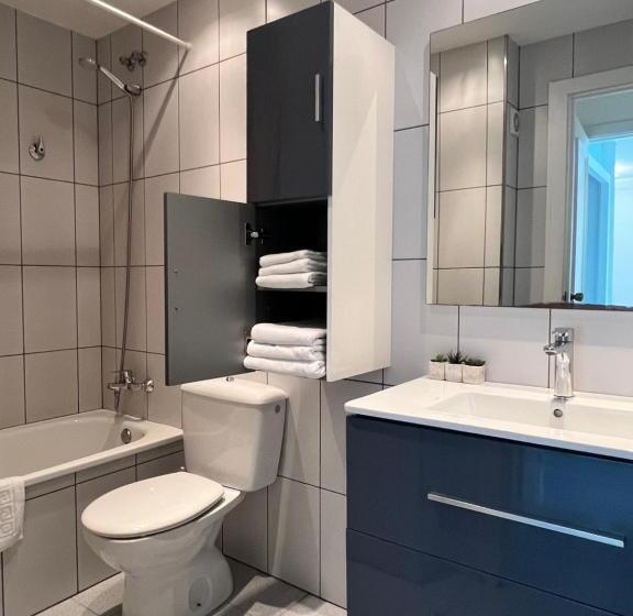 Appartamento 2 Camere da Letto con Balcone, Hostal Rom Familiar