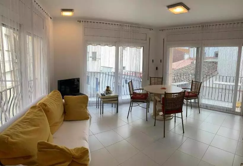 Apartamento 1 Dormitorio con Balcón, Hostal Rom Familiar