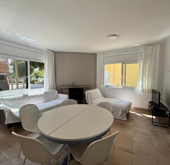 Casa 3 Camere da Letto, Hostal Rom Familiar