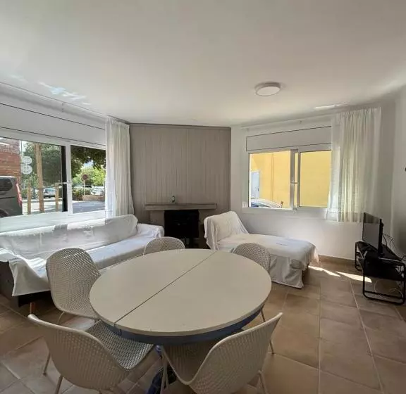 Casa 3 Dormitorios, Hostal Rom Familiar