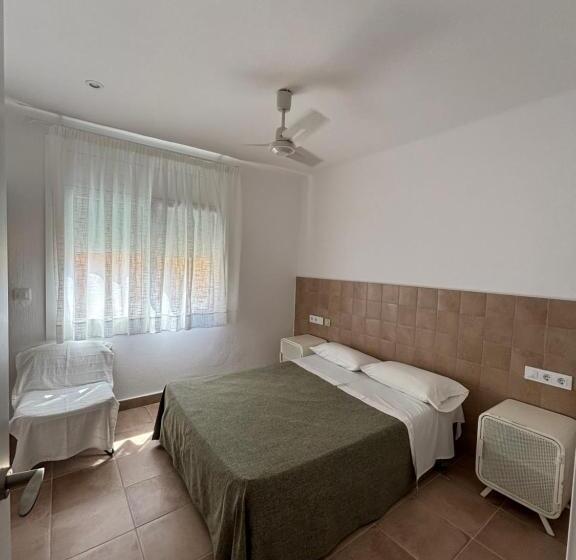 Casa 3 Quartos, Hostal Rom Familiar