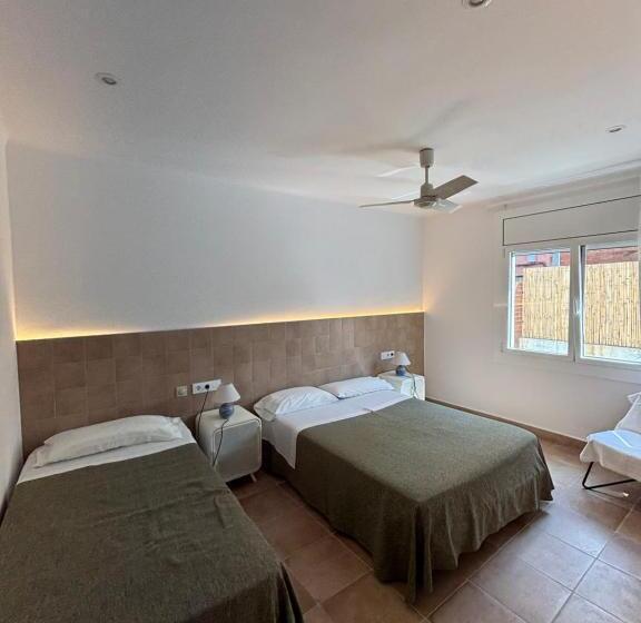 Casa 3 Camere da Letto, Hostal Rom Familiar