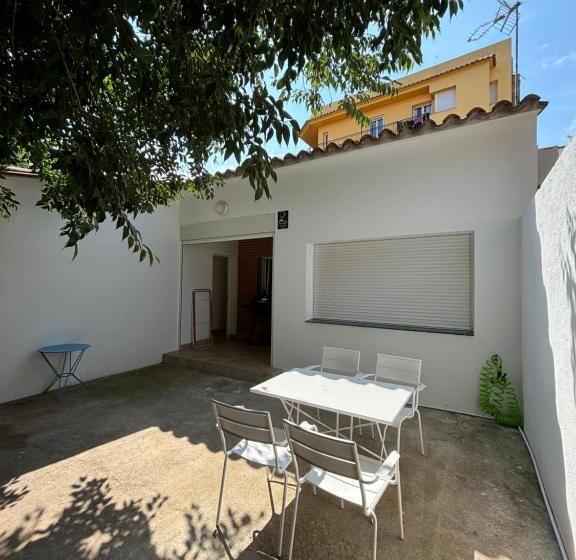 Casa 3 Camere da Letto, Hostal Rom Familiar
