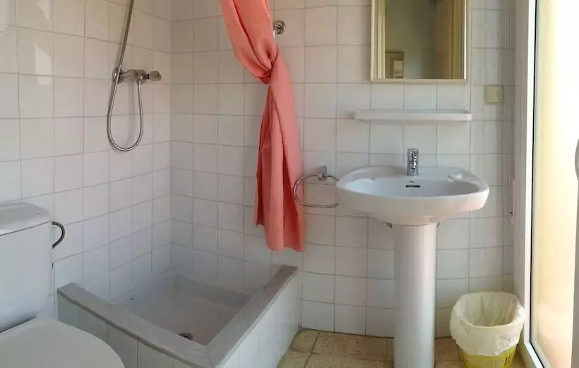 Habitación Familiar, Hostal Rom Familiar