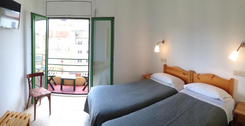 Quarto Estandar com Sacada, Hostal Rom Familiar