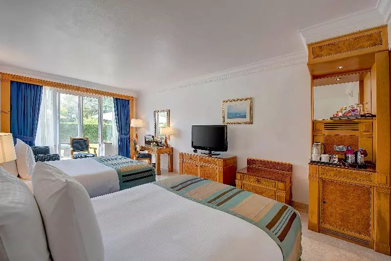 Quarto standart com terraça, A Queimada