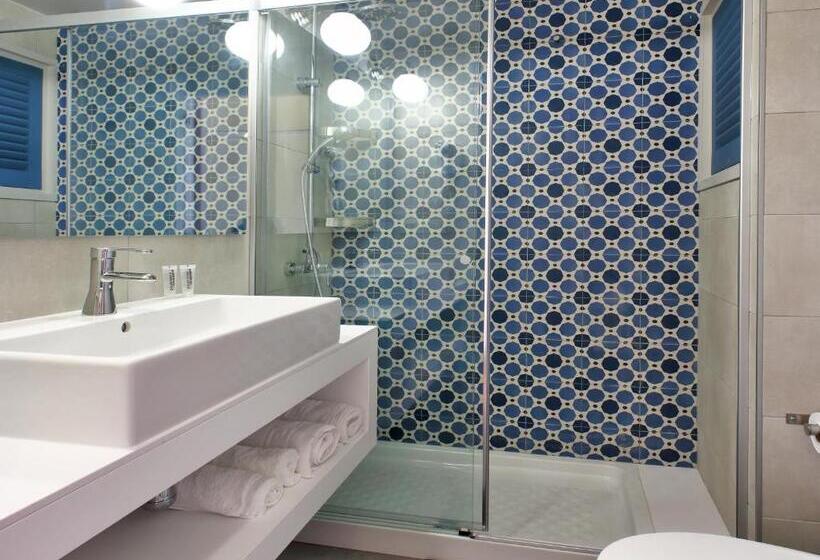 غرفة قياسية مزوَّدة بشُرفة, Caleta