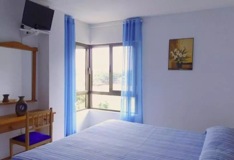 Cameră Triplă Standard, Candano