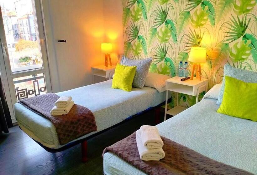 Номер Стандарт Вид на Город, Hostal Mafer