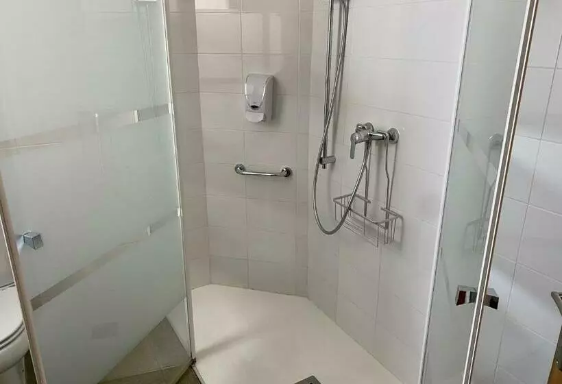 اتاق کلاسیک چهارنفره, Hostal Meson Pepa
