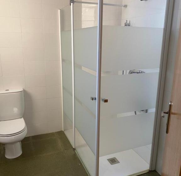 غرفة أساسية ثلاثية, Hostal Meson Pepa