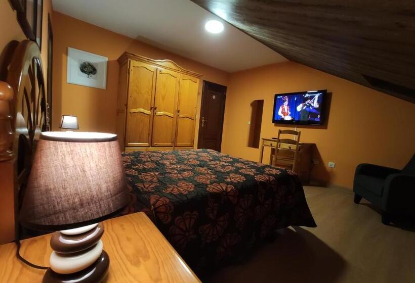 Номер Стандарт, Hostal Restaurante Paris