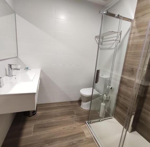 Номер Стандарт, Hostal Restaurante Paris