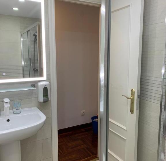 标准三人间, Hostal San Fernando