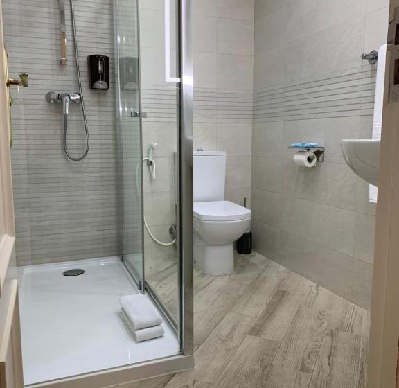 标准三人间, Hostal San Fernando