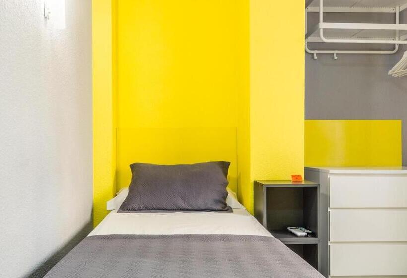 标准单人间, Hostal Tropical